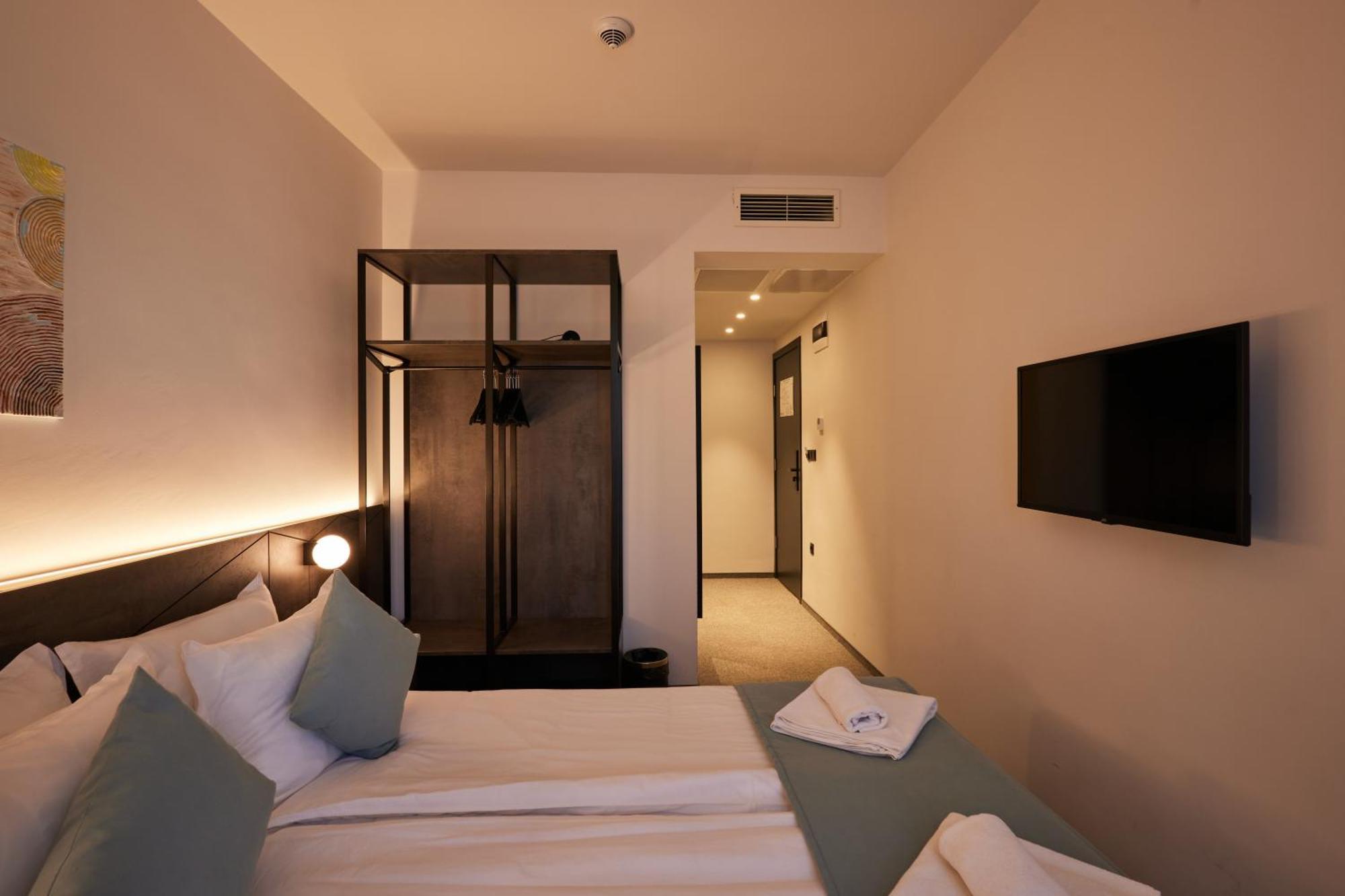 Bizarre Boutique Hotel Варна Екстериор снимка