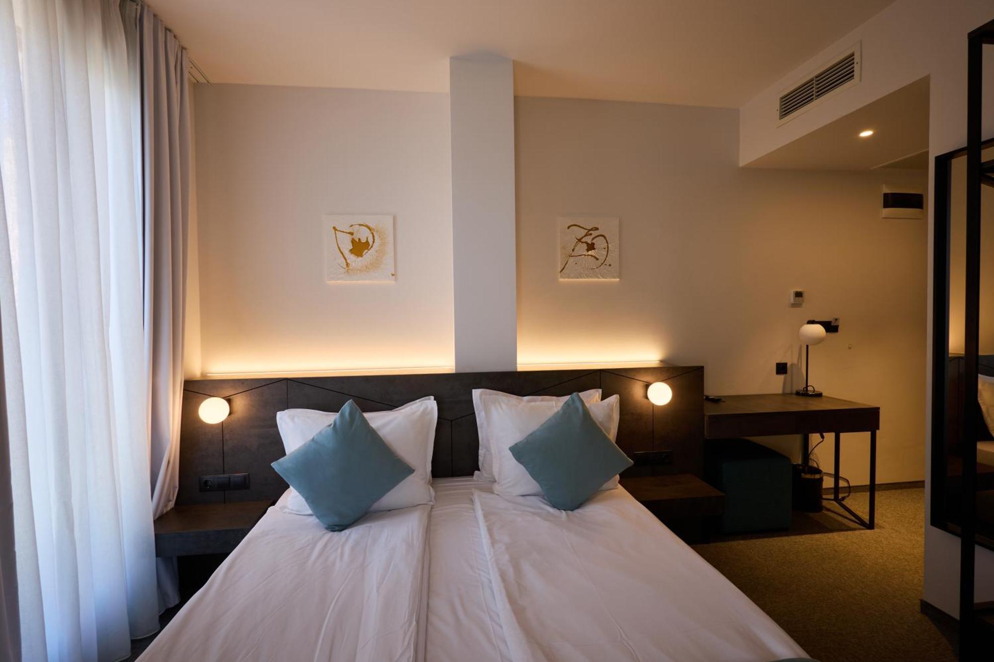 Bizarre Boutique Hotel Варна Екстериор снимка