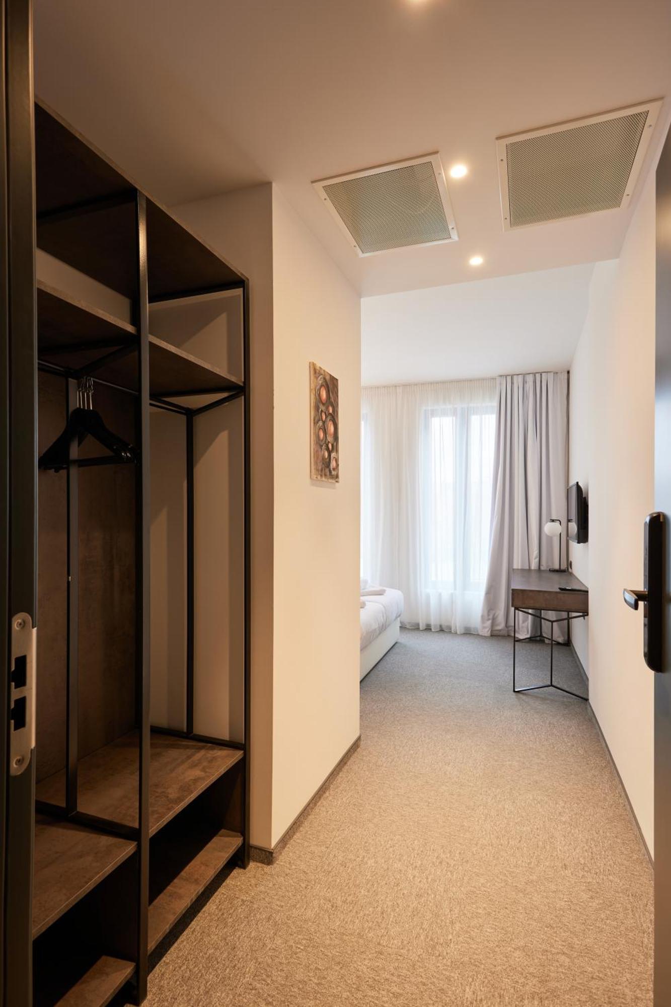 Bizarre Boutique Hotel Варна Екстериор снимка