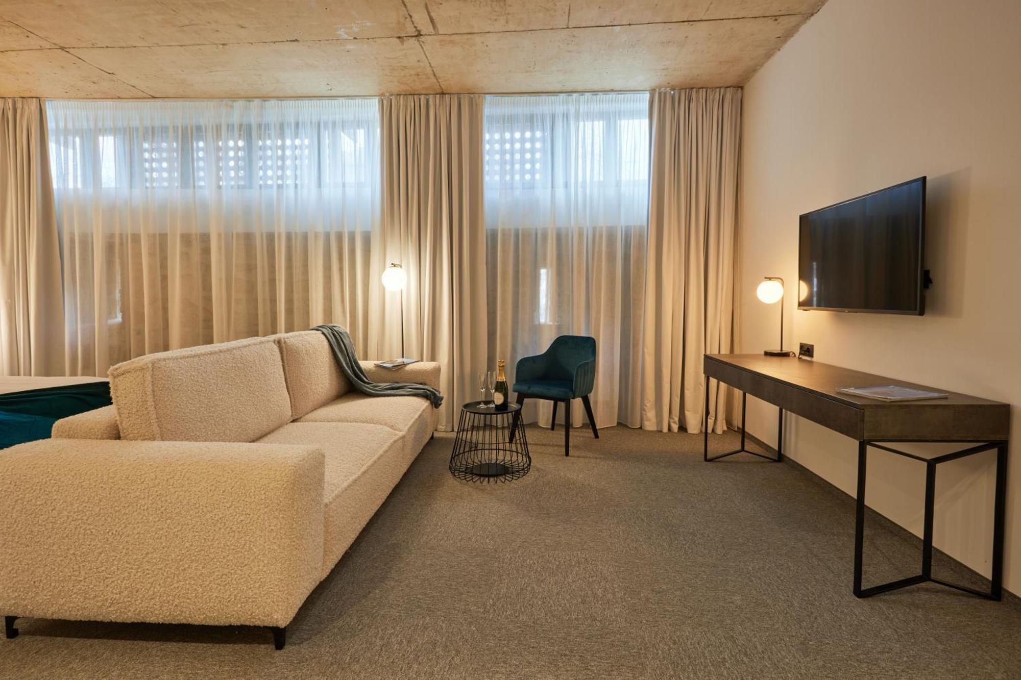 Bizarre Boutique Hotel Варна Екстериор снимка